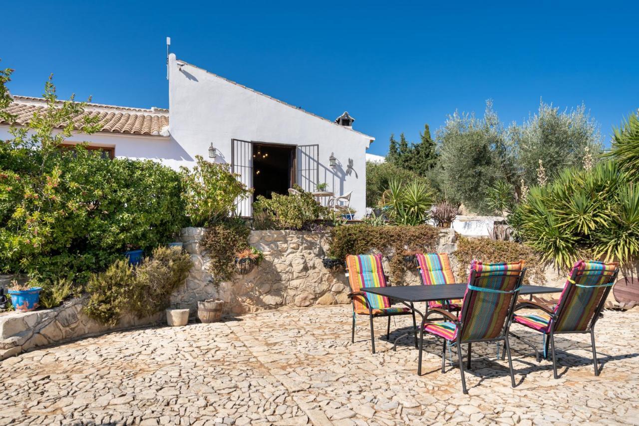 Hacienda La Buena Vida B&B En Appartementen Algarinejo Bagian luar foto