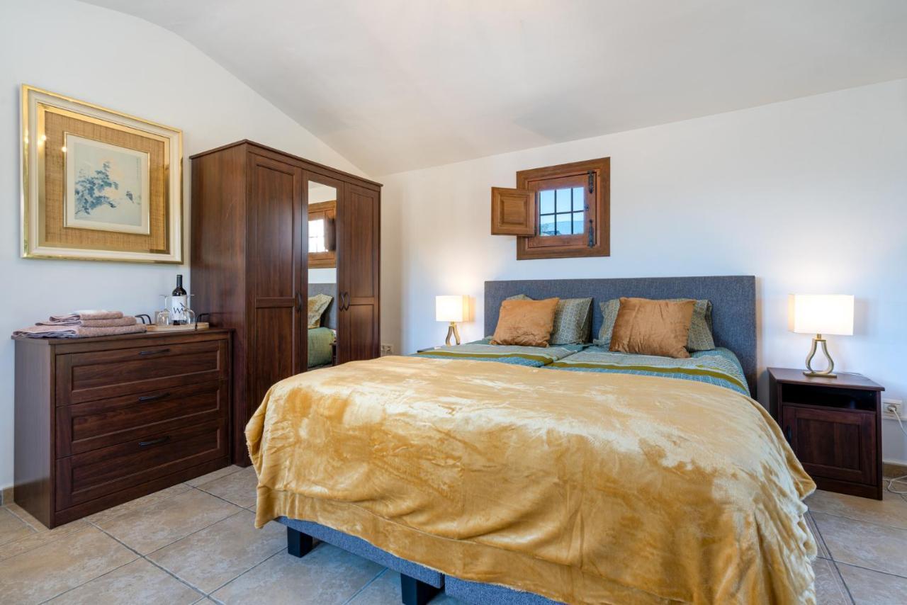 Hacienda La Buena Vida B&B En Appartementen Algarinejo Bagian luar foto