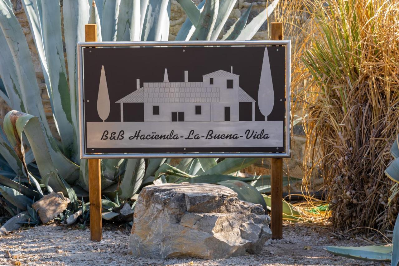 Hacienda La Buena Vida B&B En Appartementen Algarinejo Bagian luar foto