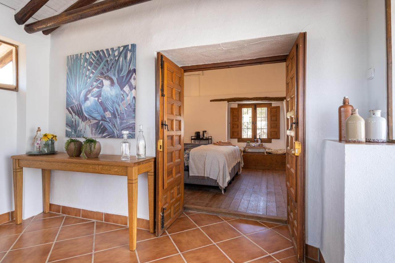 Hacienda La Buena Vida B&B En Appartementen Algarinejo Bagian luar foto