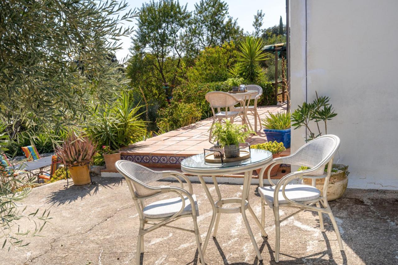 Hacienda La Buena Vida B&B En Appartementen Algarinejo Bagian luar foto